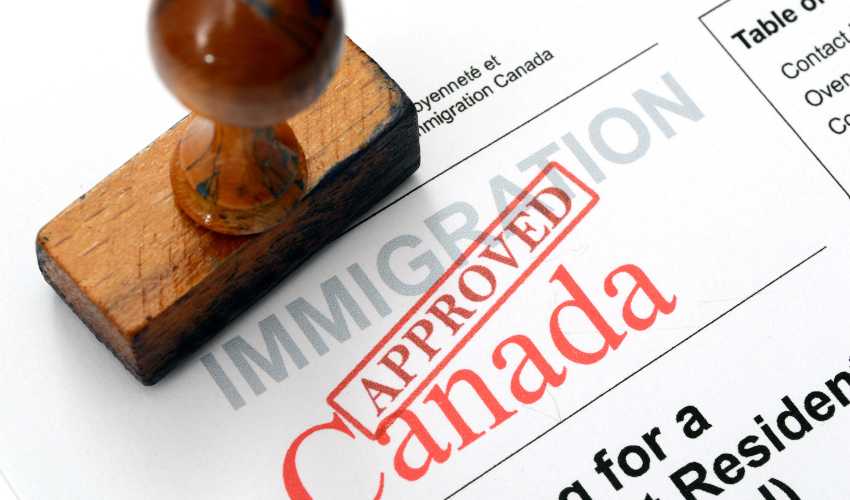 How to Get a Canadian Visitor Visa Extension